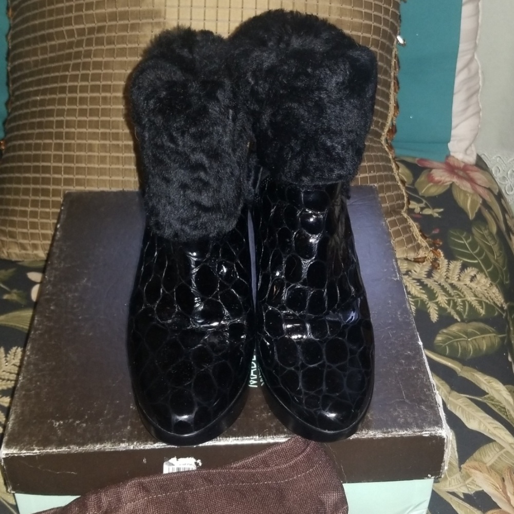 Donald Pliner boots